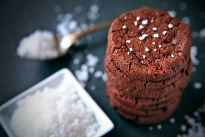 Französische Schokoladenkekse mit Salz: Sablés au chocolat et à la fleur de sel